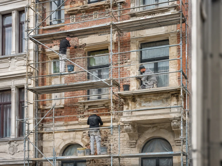 Restauration de façades en briques et pierre par Da Vinci Build à Bruxelles et dans les Brabants